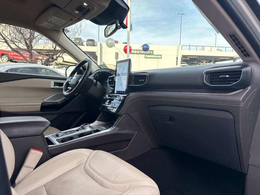 Certified 2023 Ford Explorer Platinum w/ Technology Package image 33