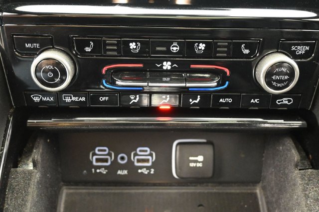 Used 2021 Jeep Grand Cherokee L Overland w/ Luxury Tech Group IV AWD/4WD image 24