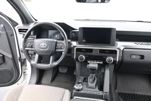 Used 2024 Toyota Tacoma SR5 AWD/4WD image 21