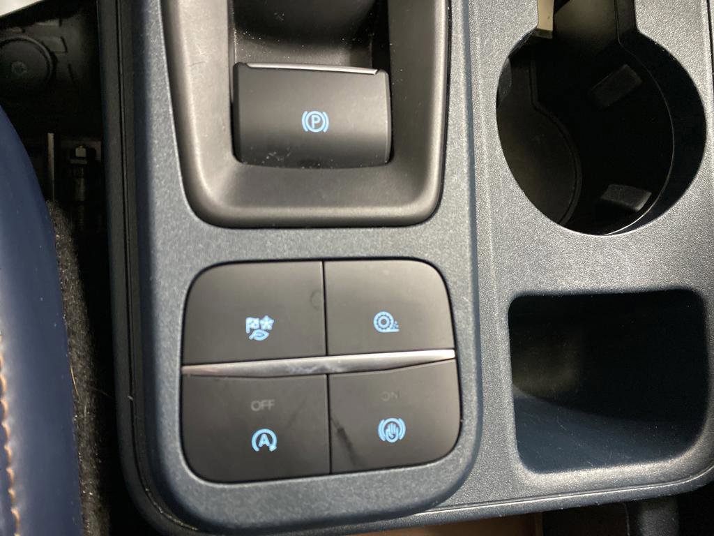 Certified 2022 Ford Maverick Lariat w/ Lariat Luxury Package image 28