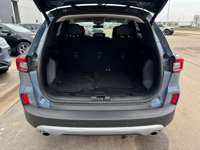 Certified 2025 Ford Escape Platinum image 37