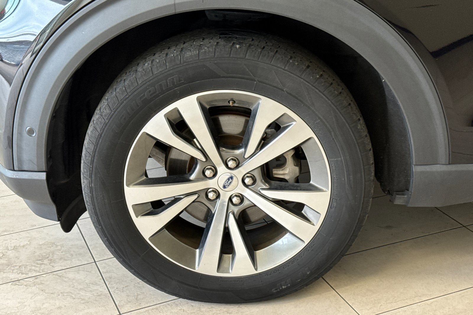 Certified 2020 Ford Explorer Platinum w/ Premium Technology Package AWD/4WD image 28
