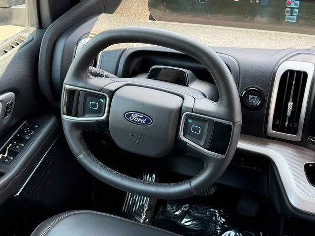 Certified 2025 Ford Expedition Active AWD/4WD image 18