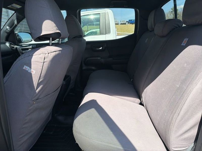 Used 2021 Toyota Tacoma TRD Off-Road AWD/4WD image 12