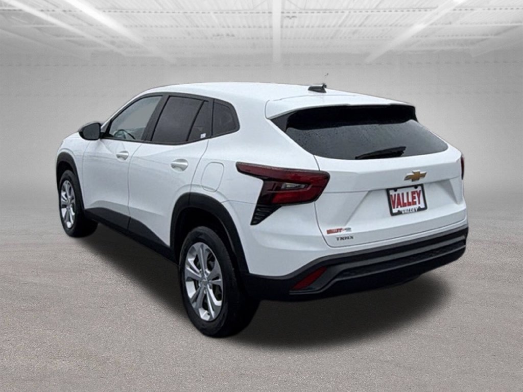 Used 2024 Chevrolet Trax LS FWD image 9