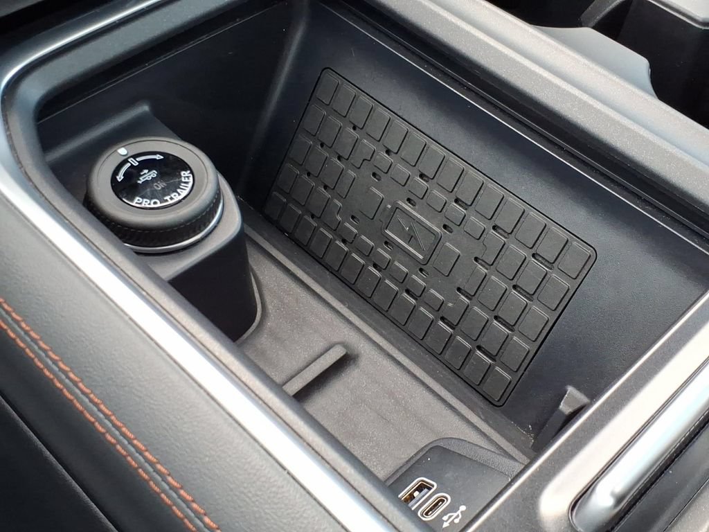 Certified 2025 Ford Expedition Active AWD/4WD image 23