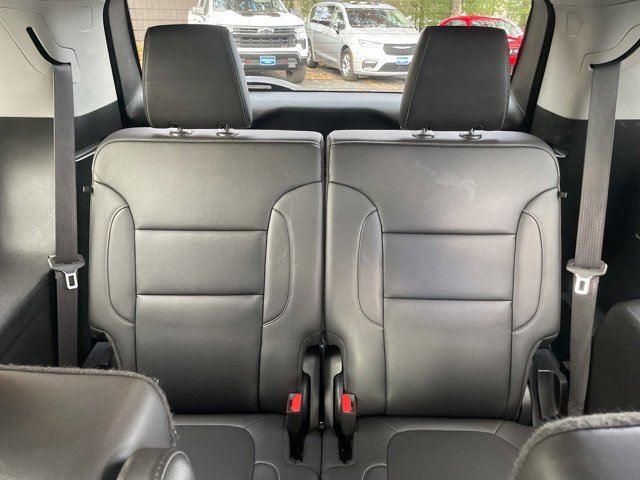 Used 2023 GMC Acadia SLT image 46