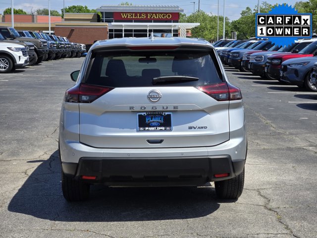 Used 2024 Nissan Rogue SV image 4