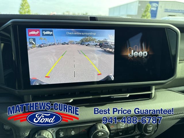 Used 2026 Jeep Gladiator Mojave AWD/4WD image 19