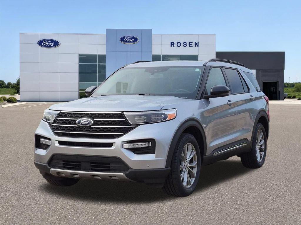 Certified 2023 Ford Explorer XLT w/ Equipment Group 202A AWD/4WD image 7