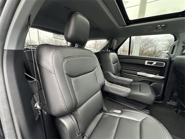 Certified 2022 Ford Explorer XLT w/ Equipment Group 202A image 38