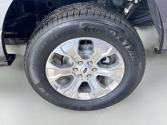 Certified 2022 Ford F150 Platinum w/ Equipment Group 701A High image 32