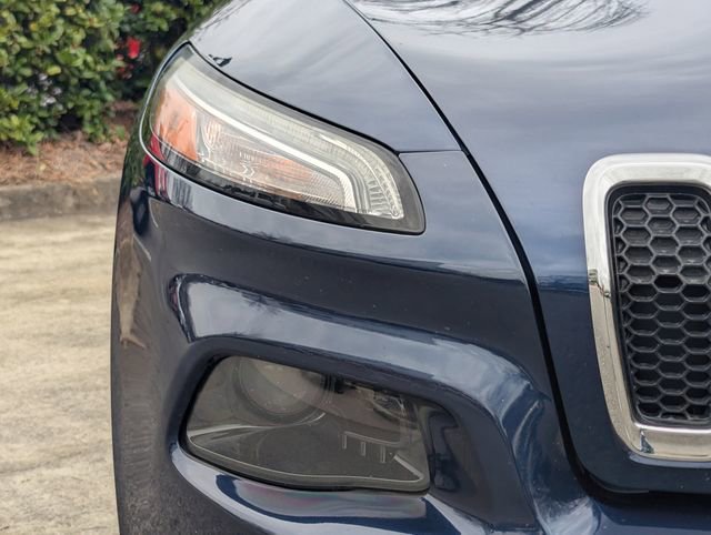 Used 2018 Jeep Cherokee Latitude Plus image 10