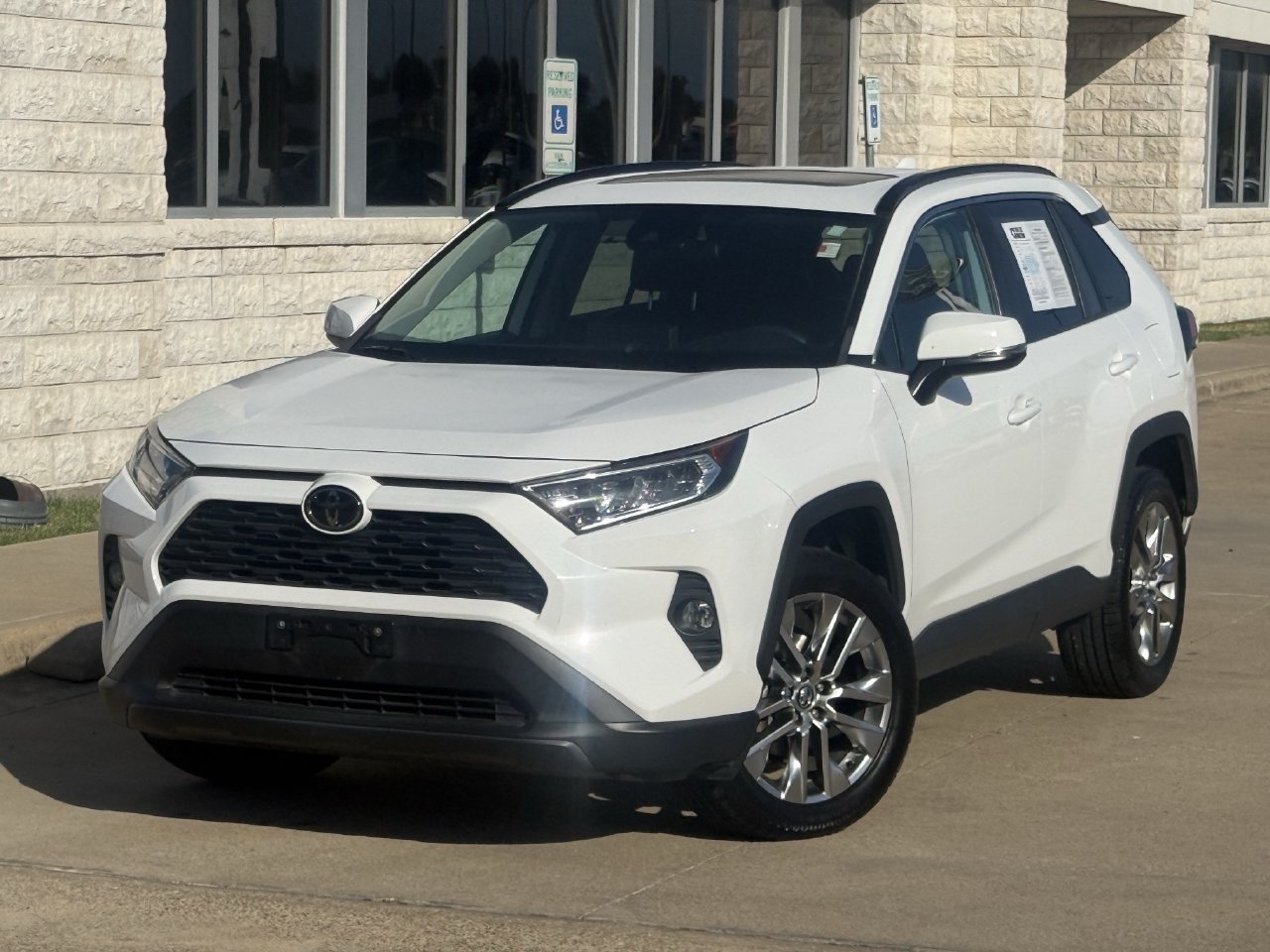 Used 2020 Toyota RAV4 XLE Premium FWD image 2