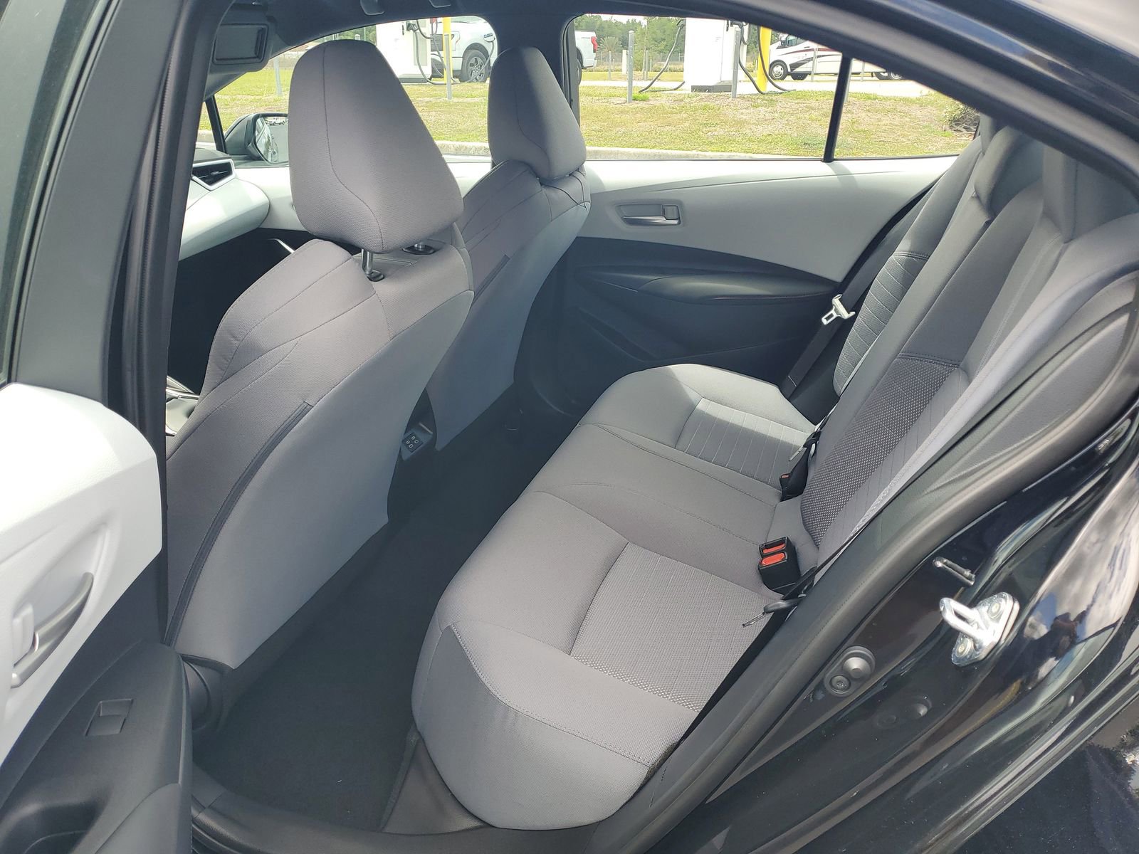 Used 2025 Toyota Corolla SE FWD image 11