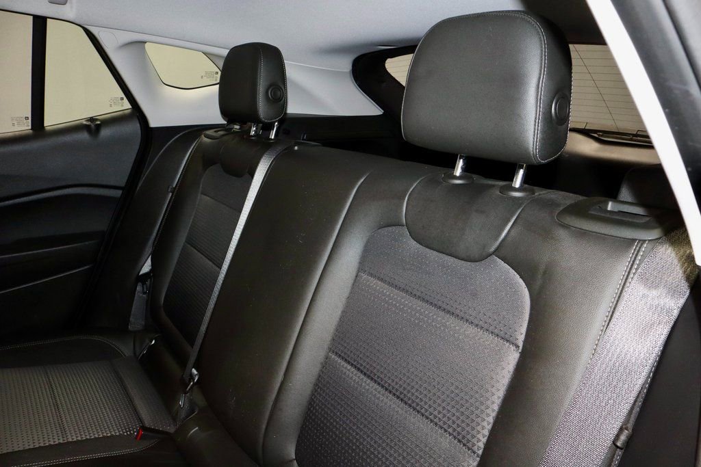 Used 2025 Chevrolet Trax LT w/ Driver Confidence Package image 22