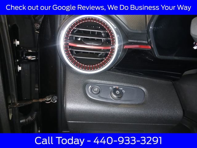 Used 2025 Chevrolet Trax RS w/ Sunroof Package FWD image 22