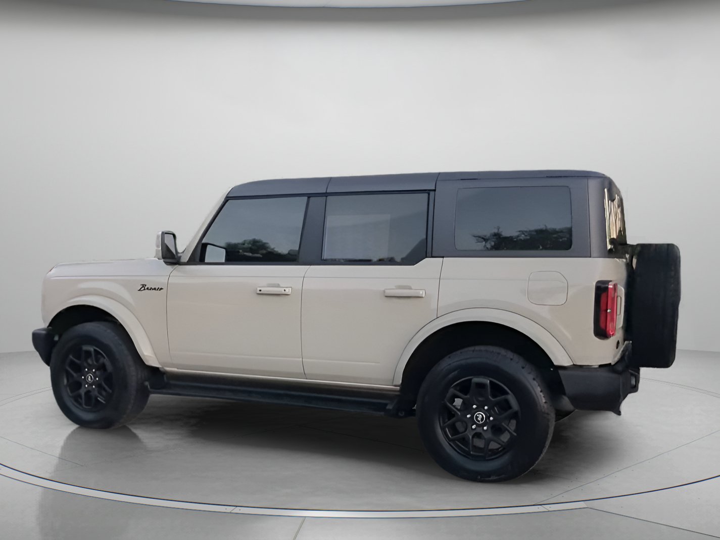 Certified 2025 Ford Bronco Outer Banks AWD/4WD image 18