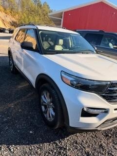 Certified 2020 Ford Explorer XLT w/ Equipment Group 202A image 9