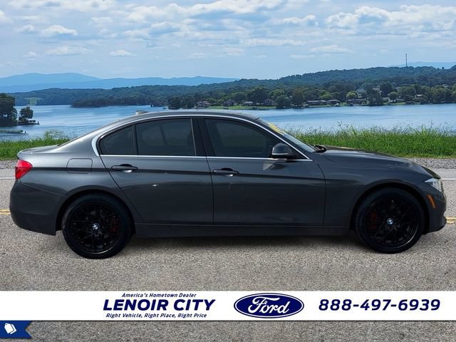 Used 2018 BMW 330i Sedan w/ Convenience Package RWD image 2