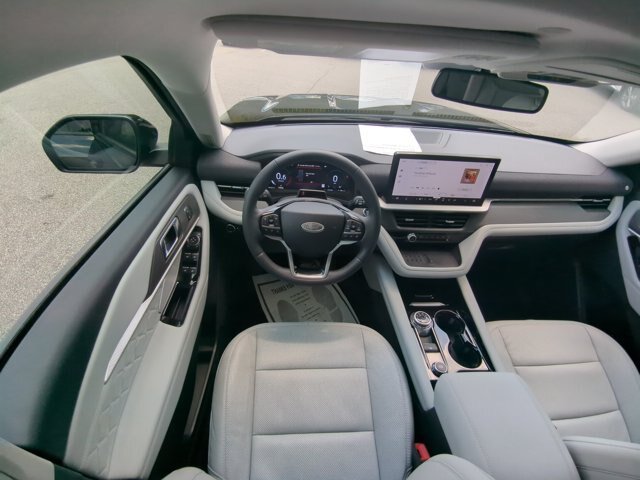 Certified 2025 Ford Explorer Platinum w/ Ultimate Package AWD/4WD image 24