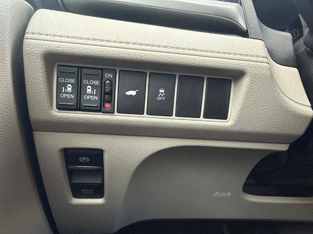 Used 2025 Honda Odyssey EX-L image 13