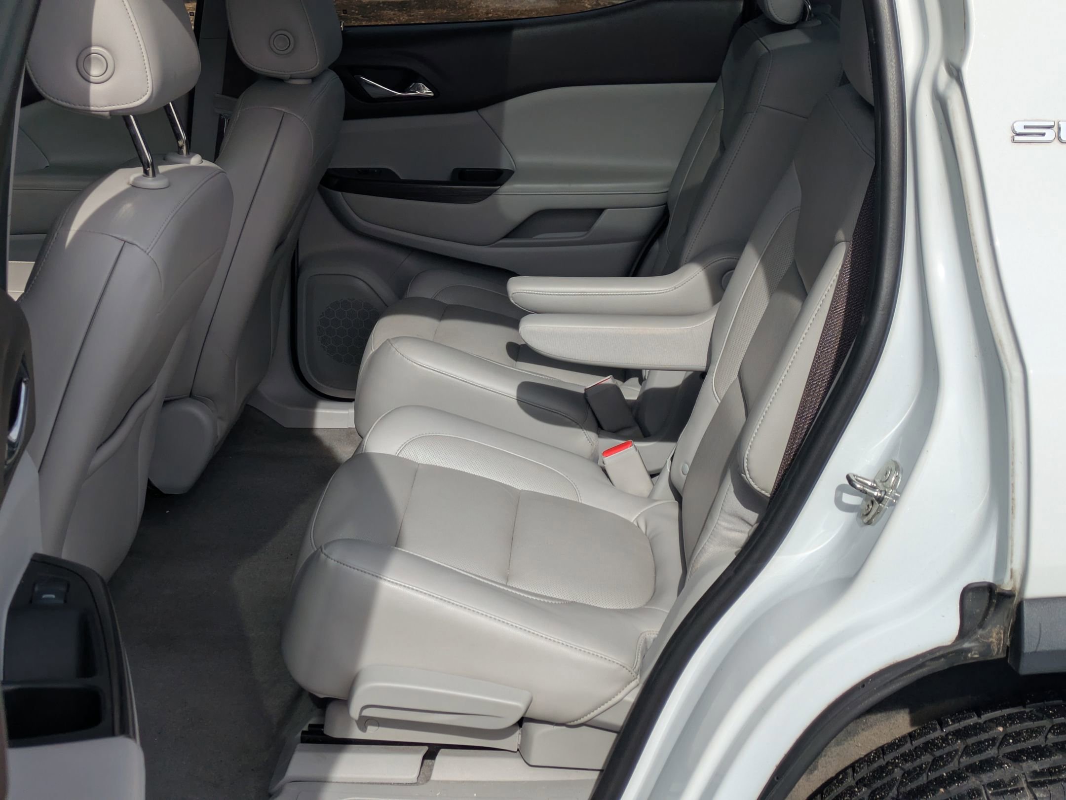 Used 2017 GMC Acadia SLT image 31