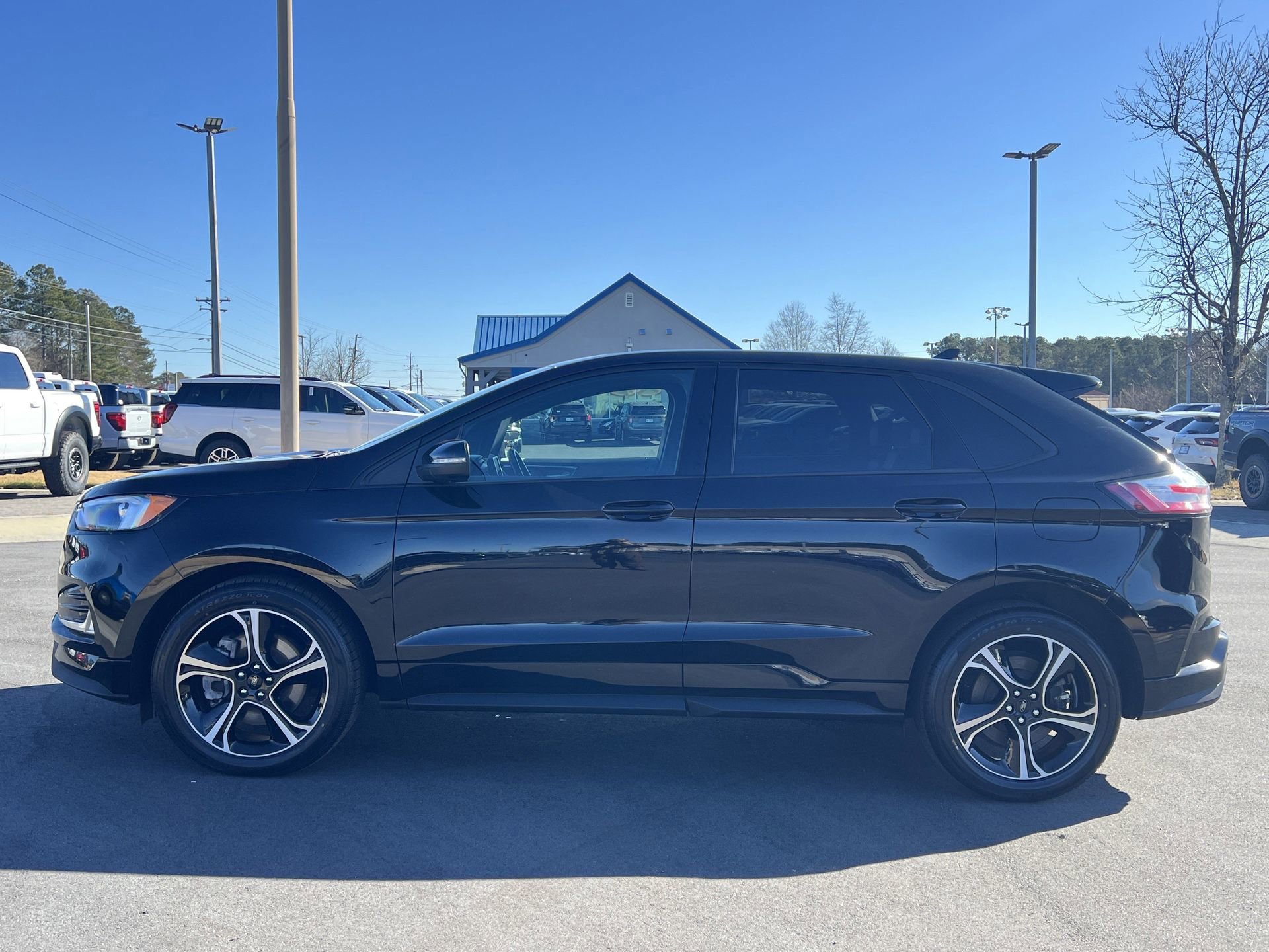 Certified 2023 Ford Edge ST image 6