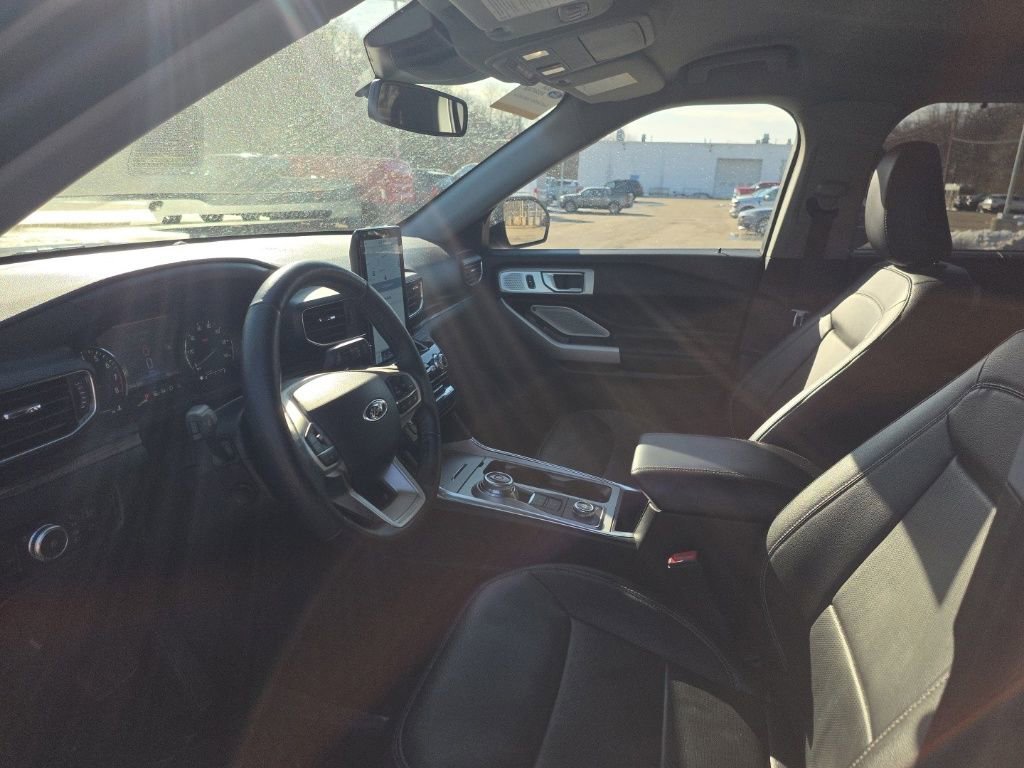 Certified 2022 Ford Explorer Limited w/ Limited Technology Package image 12