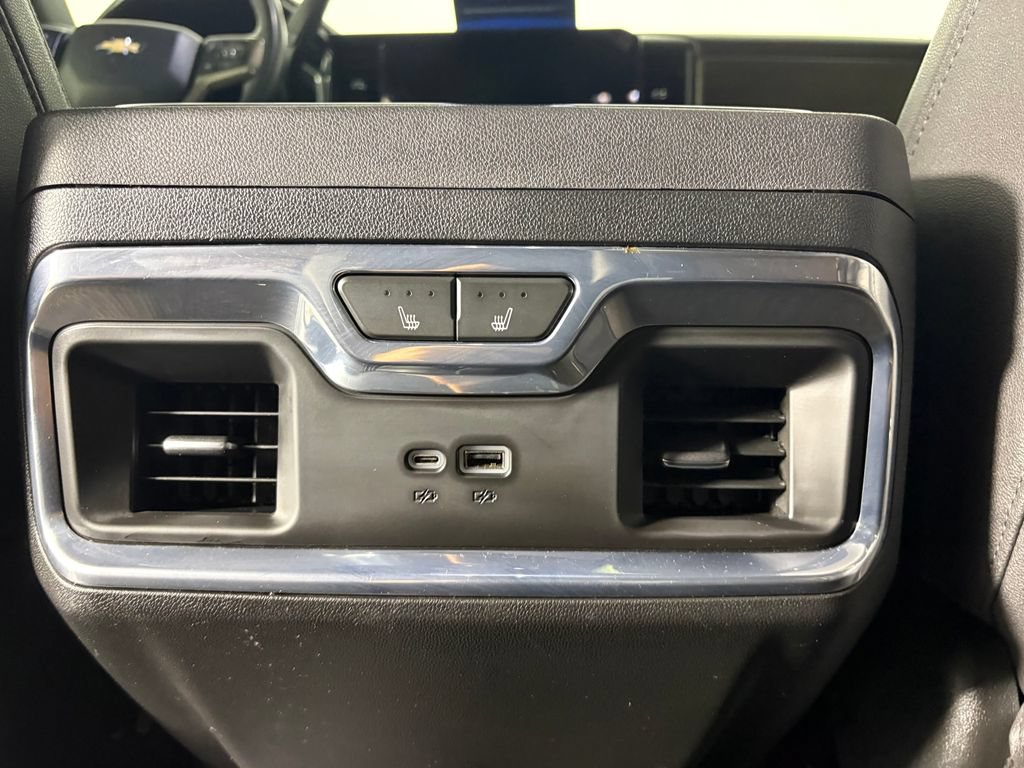 Used 2024 Chevrolet Silverado 2500 High Country w/ High Country Premium Package AWD/4WD image 31