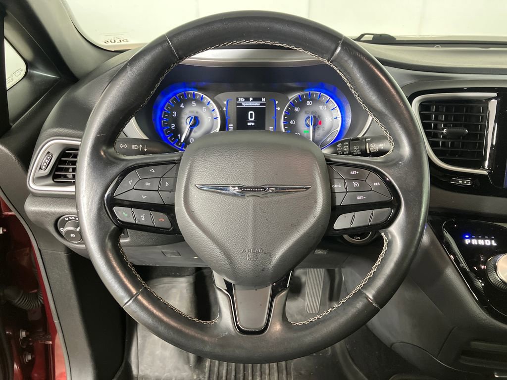 Used 2020 Chrysler Pacifica Touring w/ S Appearance Package image 16