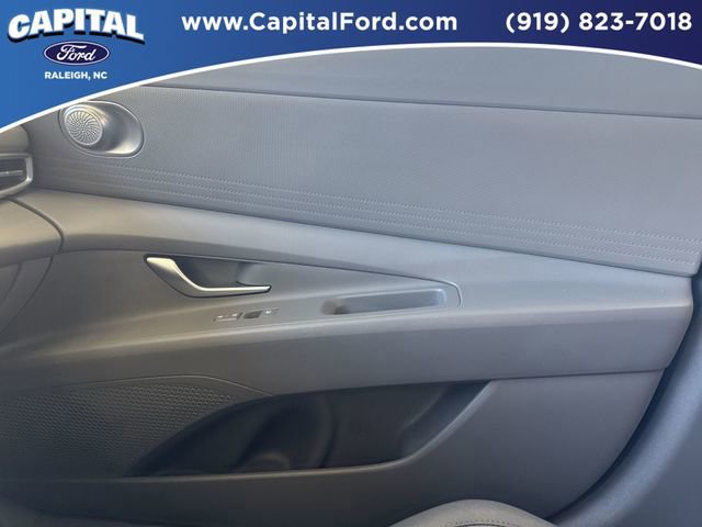 Used 2024 Hyundai Elantra SE image 27
