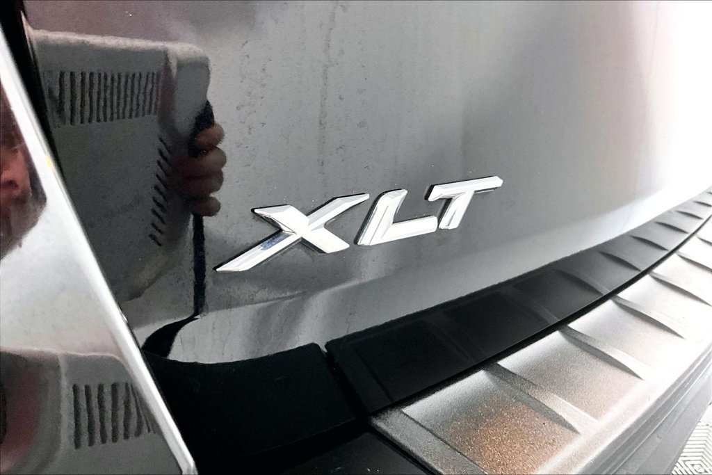 Certified 2024 Ford Explorer XLT w/ Equipment Group 202A RWD image 14