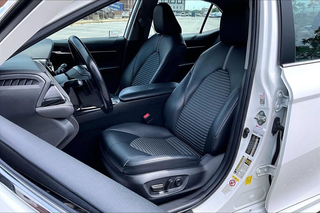 Used 2019 Toyota Camry SE FWD image 23