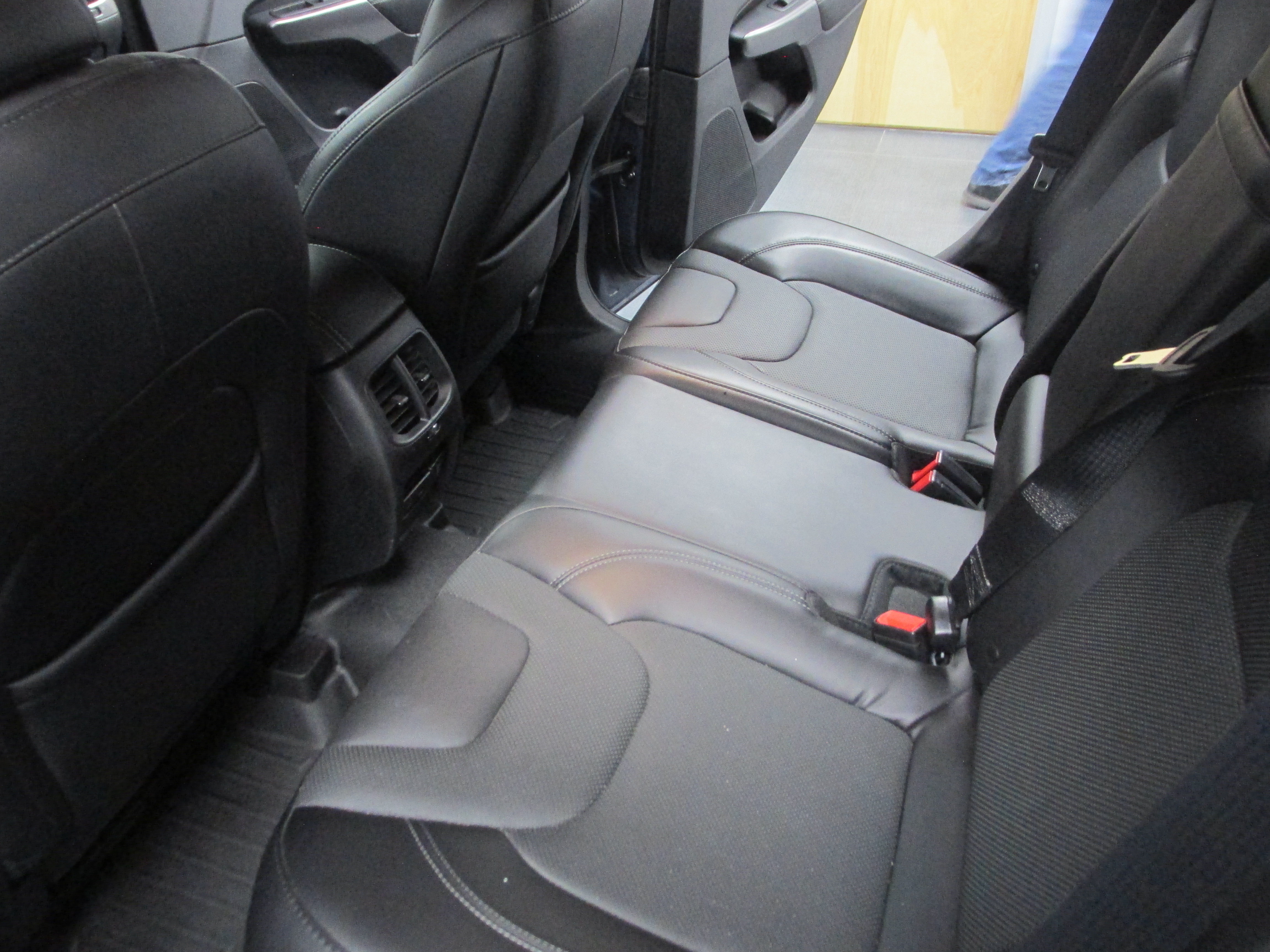 Used 2019 Jeep Cherokee Limited AWD/4WD image 27