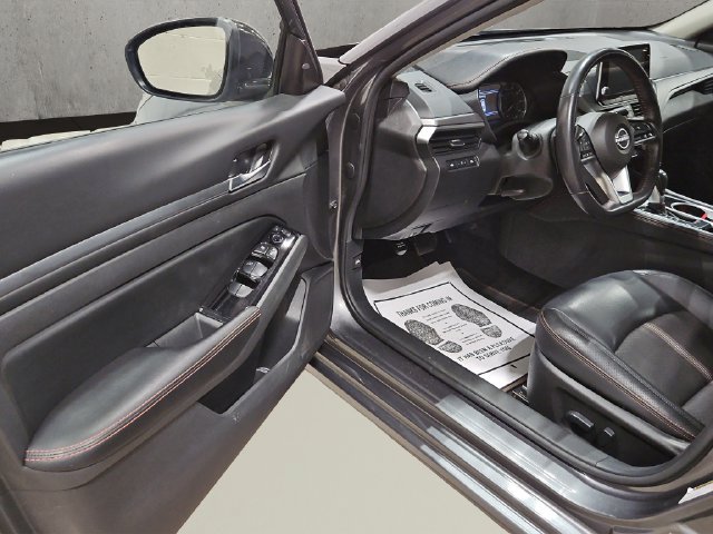 Used 2024 Nissan Altima 2.5 SR FWD image 11