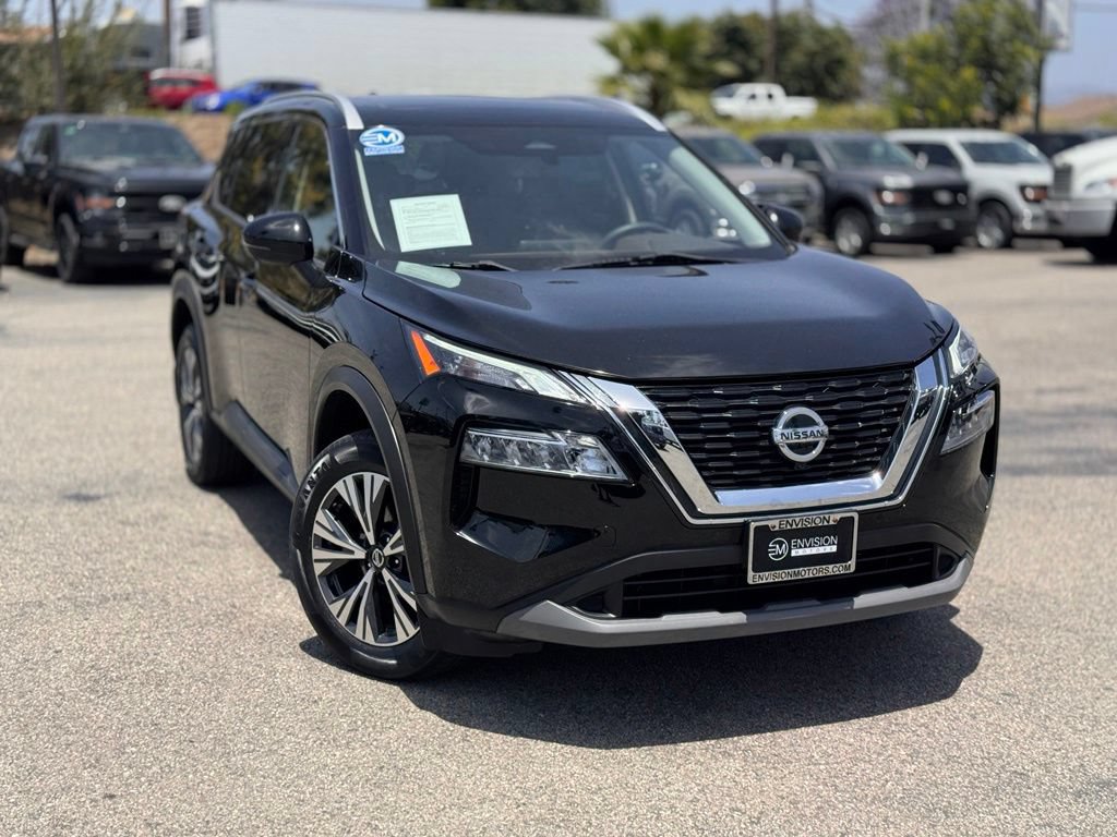 Used 2021 Nissan Rogue SV w/ Premium Package FWD image 2