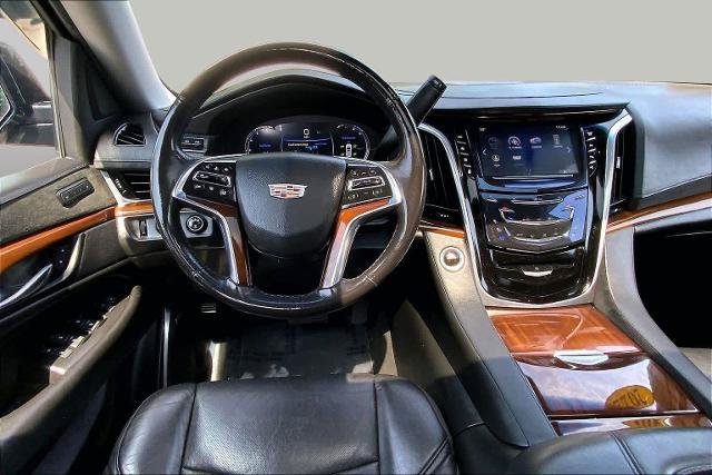Used 2020 Cadillac Escalade Luxury w/ Escalade Sport Edition AWD/4WD image 6
