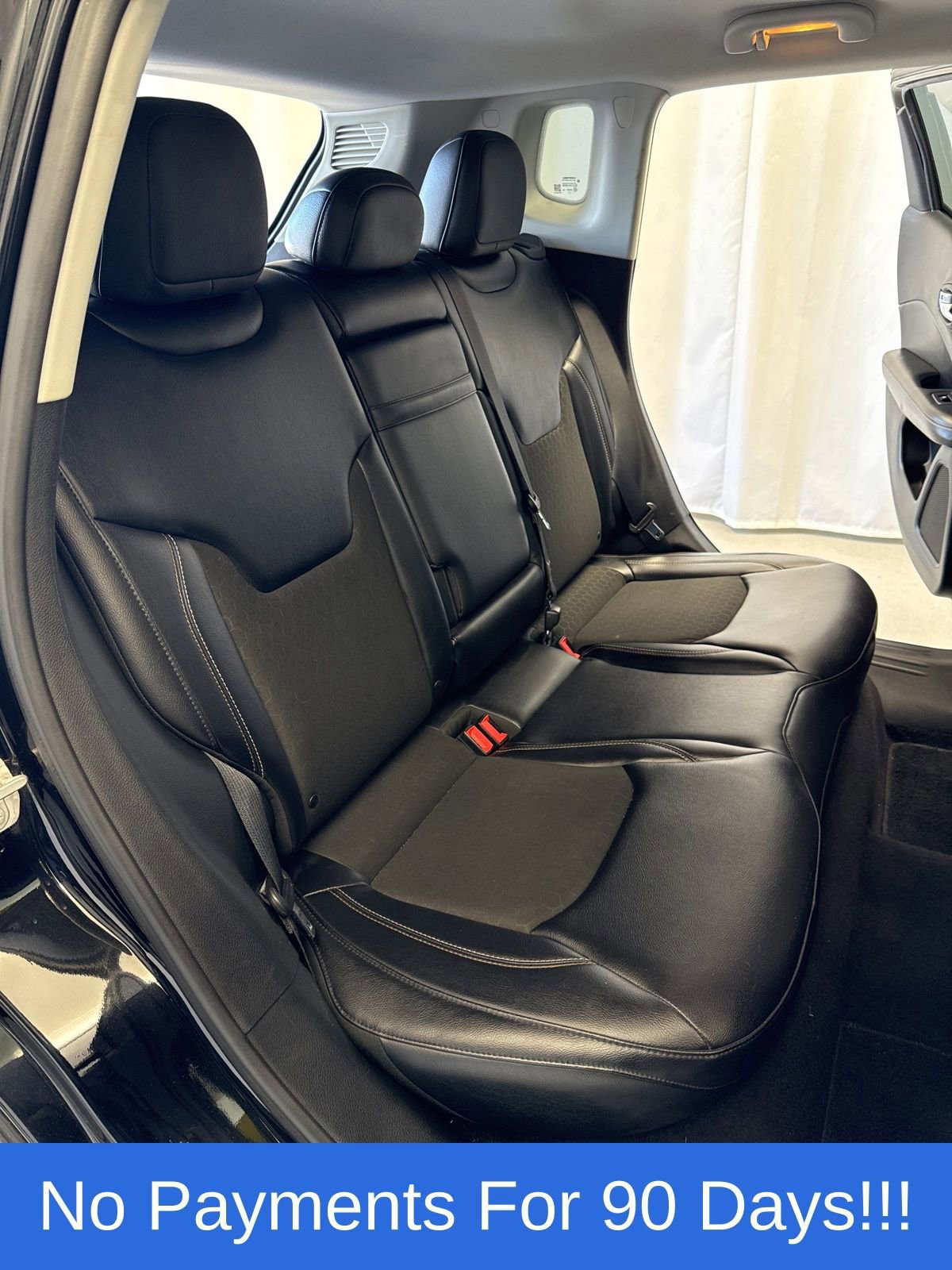 Used 2017 Jeep Compass Latitude image 27