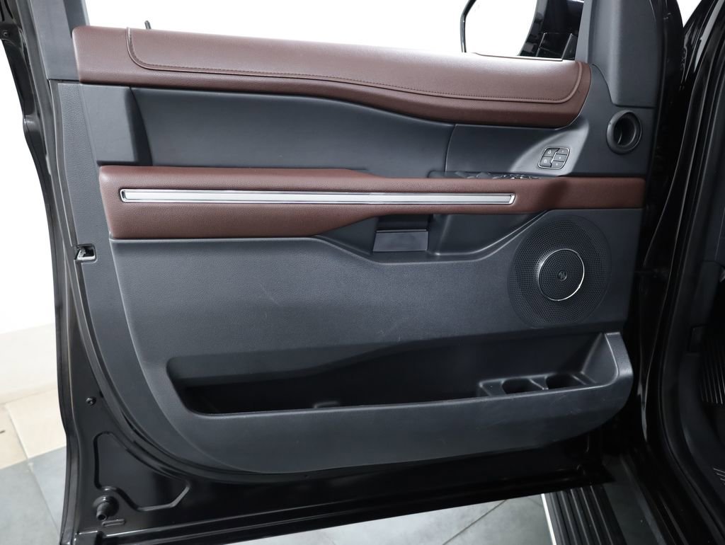 Certified 2024 Ford Expedition Limited image 7