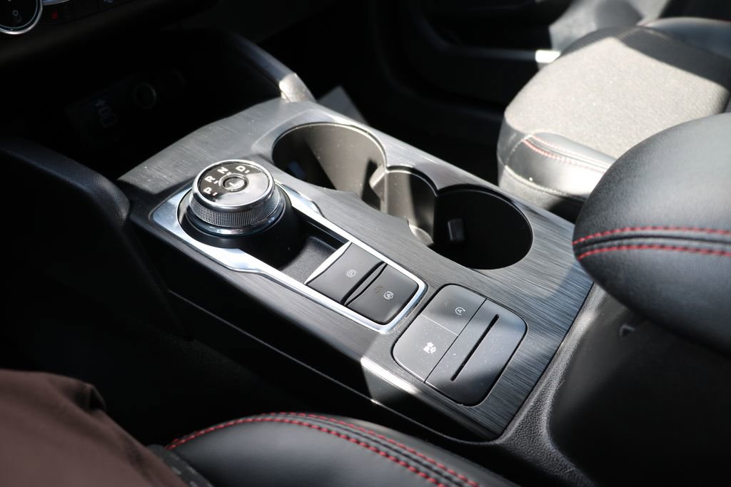 Certified 2025 Ford Escape ST-Line Select AWD/4WD image 19