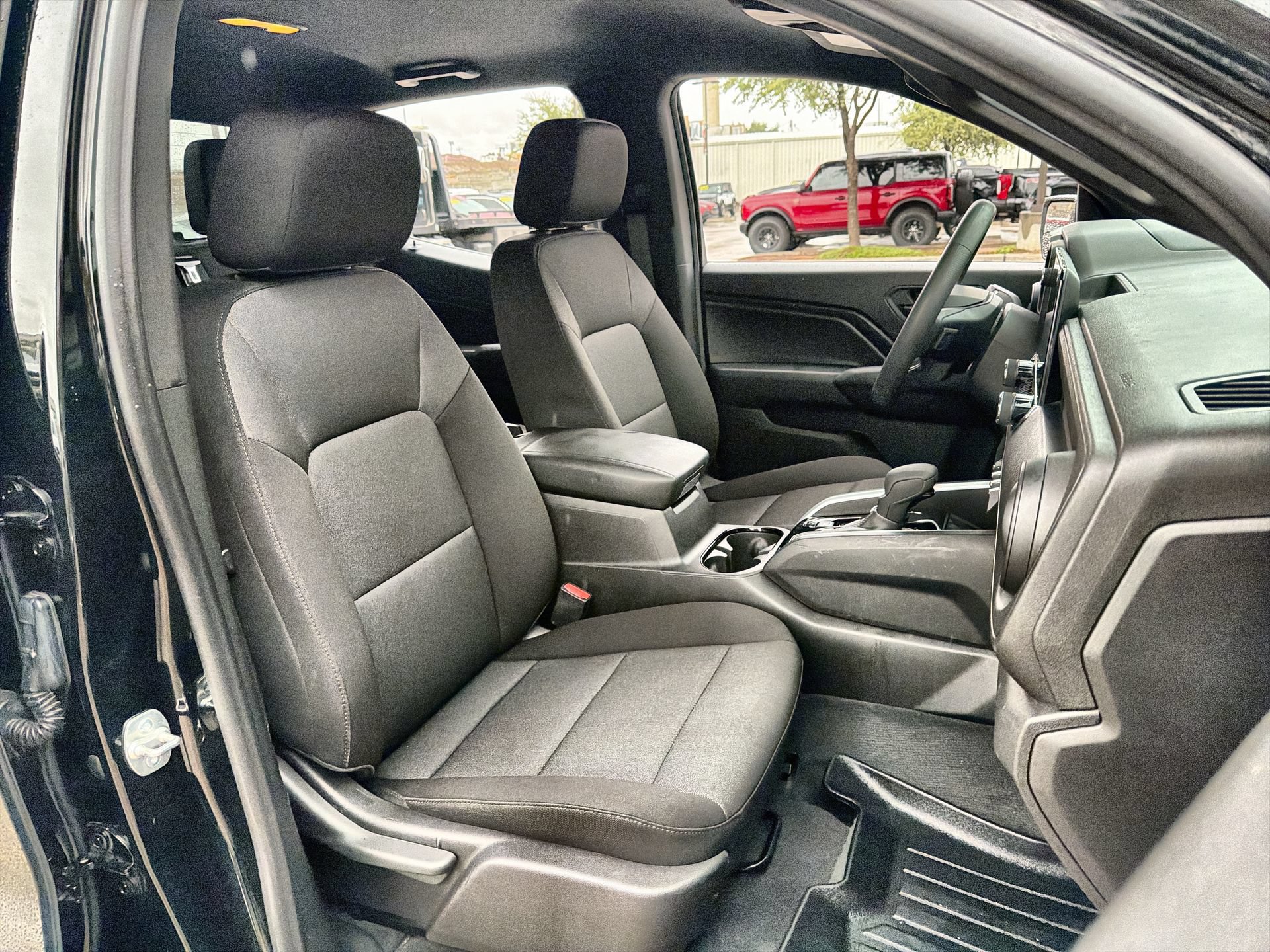 Used 2025 Chevrolet Colorado Trail Boss AWD/4WD image 24