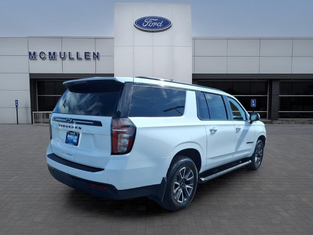 Used 2023 Chevrolet Suburban Z71 w/ Luxury Package AWD/4WD image 5