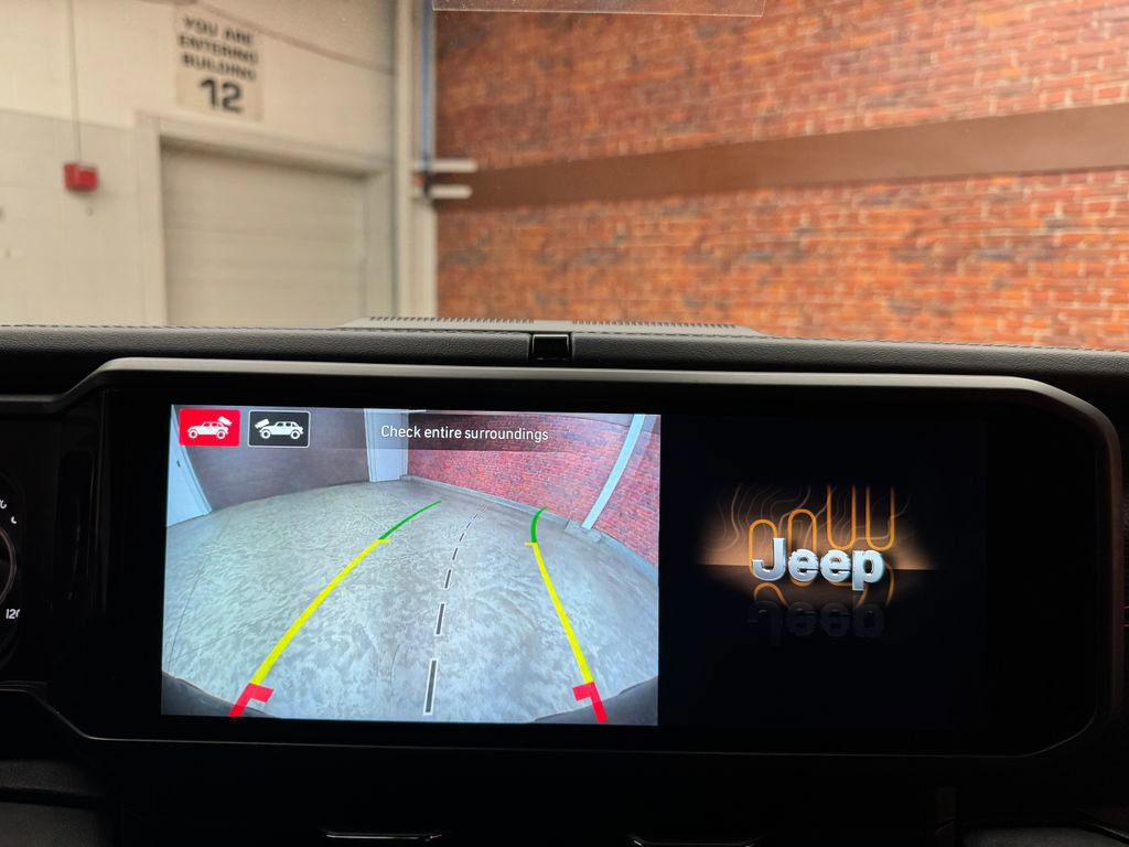 Used 2024 Jeep Wrangler Unlimited Rubicon AWD/4WD image 22