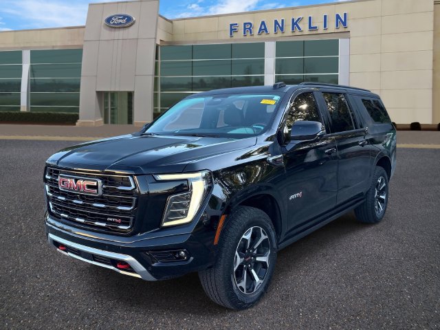 Used 2025 GMC Yukon XL AT4 w/ AT4 Premium Package AWD/4WD image 3