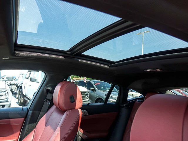 Used 2022 BMW X6 xDrive40i w/ Executive Package AWD/4WD image 15