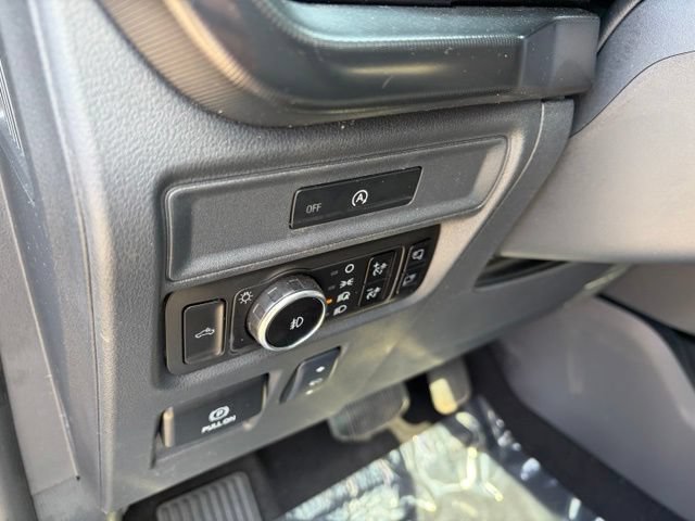 Certified 2025 Ford F150 Platinum w/ Equipment Group 702A High AWD/4WD image 19