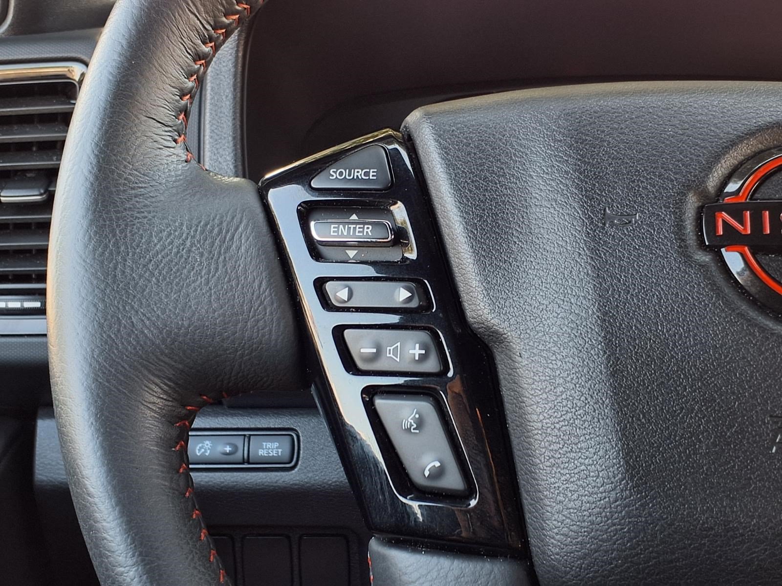 Used 2024 Nissan Frontier Pro-X RWD image 24