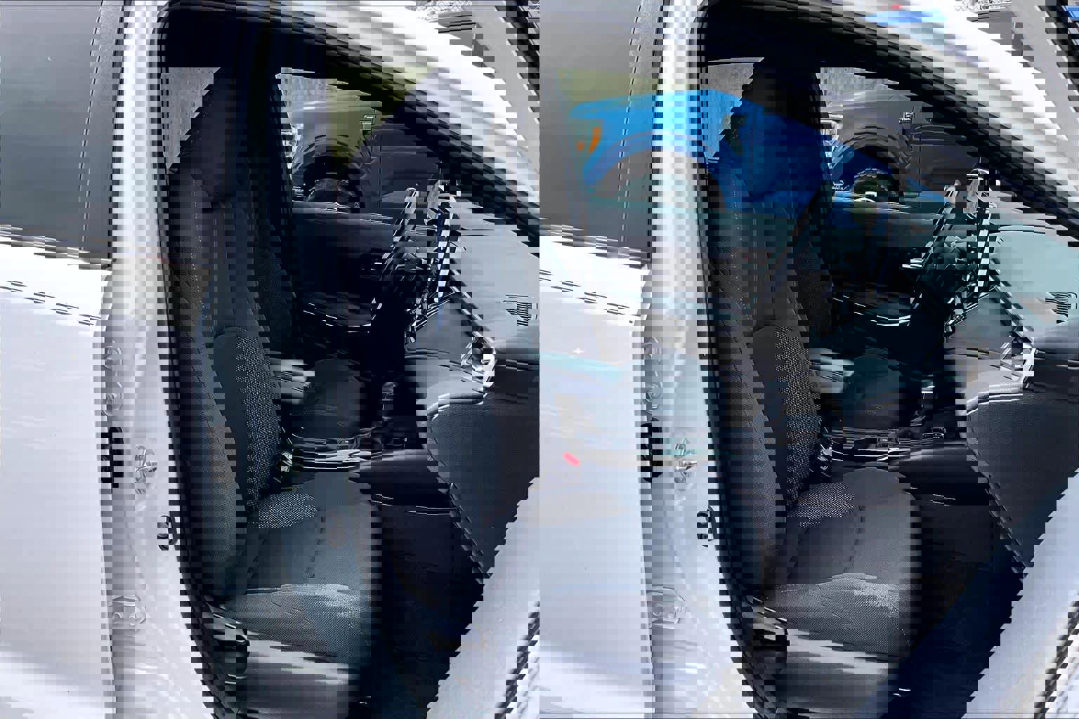 Used 2021 Toyota Corolla SE image 12