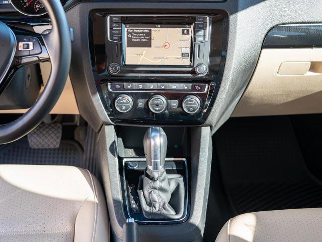 Used 2017 Volkswagen Jetta SEL image 29